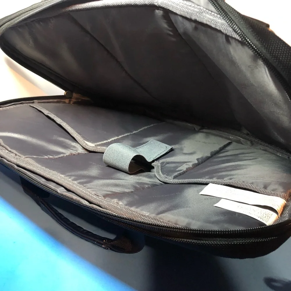 Samsonite Black Messanger Bag/Laptop Bag/Soft Briefcase. Strap Included